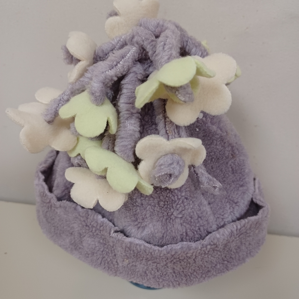 Knit hat with flowers for toddler girl
